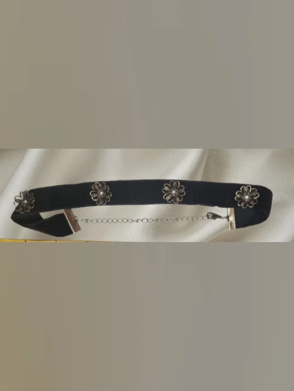 VINTAGE 90s Whimsigoth Black Velvet Flower Choker Necklace